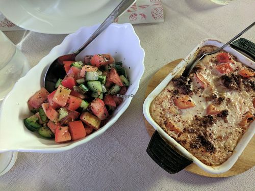 Salad and sinyeh at El Galil in Amirim