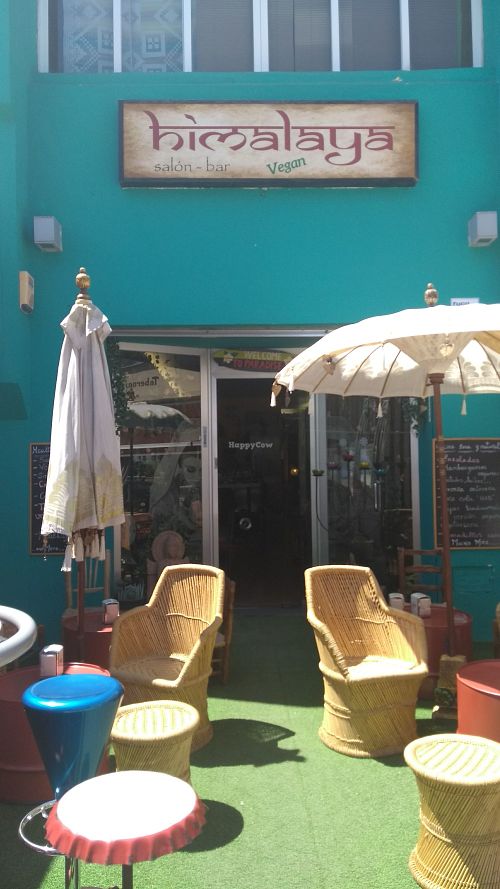 Front entrance and seating area at Himalaya in Torre Del Mar