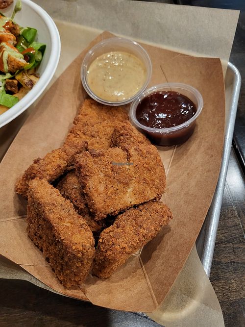 Tofu nuggies at E Burger in Columbus