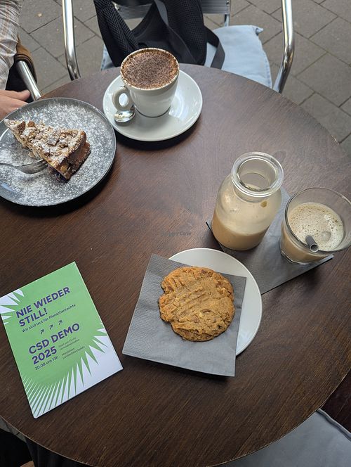 Vegan peanut butter cookie at Happy Monkey in Muenster