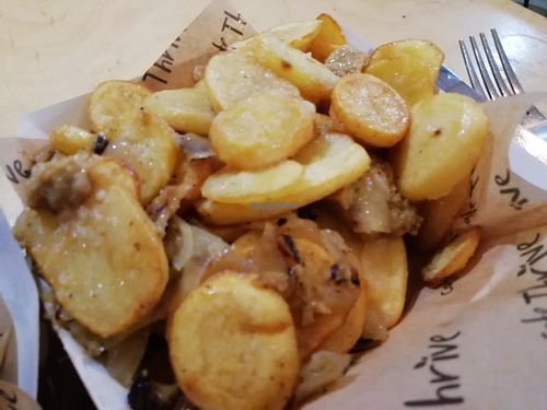 Potatoes with seitan "bacon" and garlic and onions at Cafe Thrive in Southampton