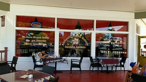 outside patio at Kamana Kitchen in Kihei