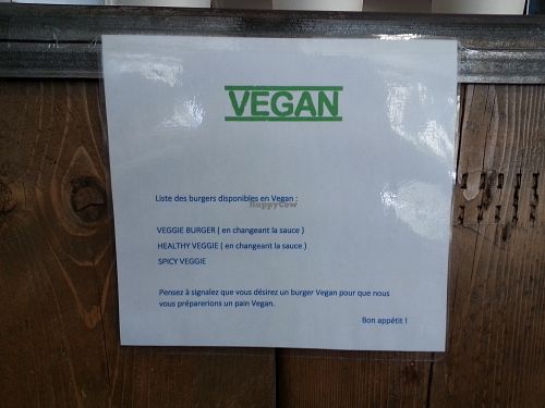 "List of vegan burgers available:

VEGGIE BURGER (by changing the sauce)
HEALTHY BURGER (by changing the sauce)
SPICY BURGER

Think about telling us you want a vegan burger so we can prepare a vegan bun." at Holy Moly in Lille