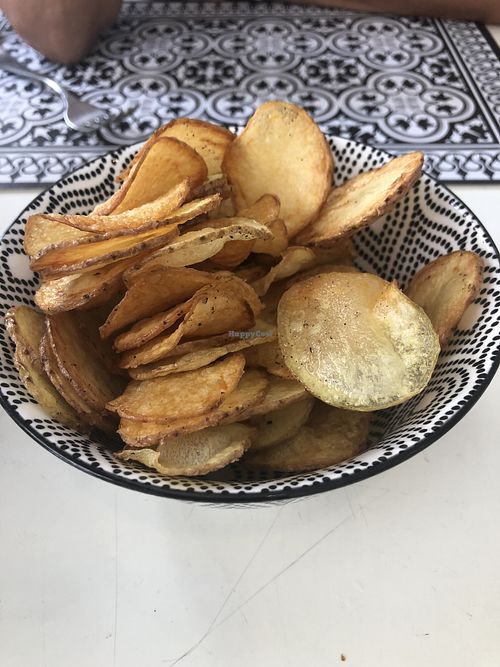 Homemade chips at Elephant in the Room in Thessaloniki