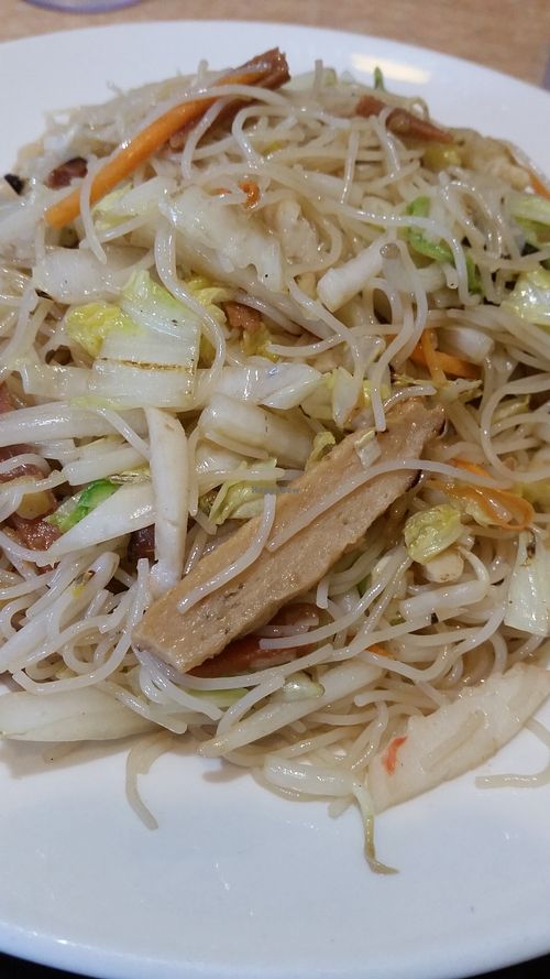 House Mei Fun that had vegan shrimp, chicken, beef and ham at Ma Ma Wok in Charlotte