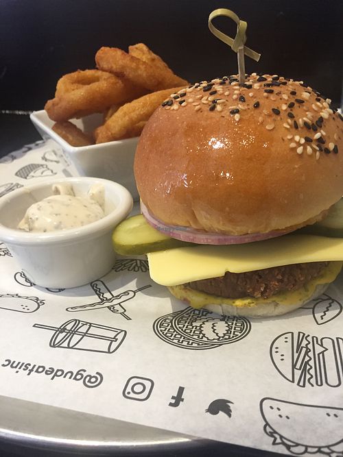 The cheese burger at güd eats in Saskatoon