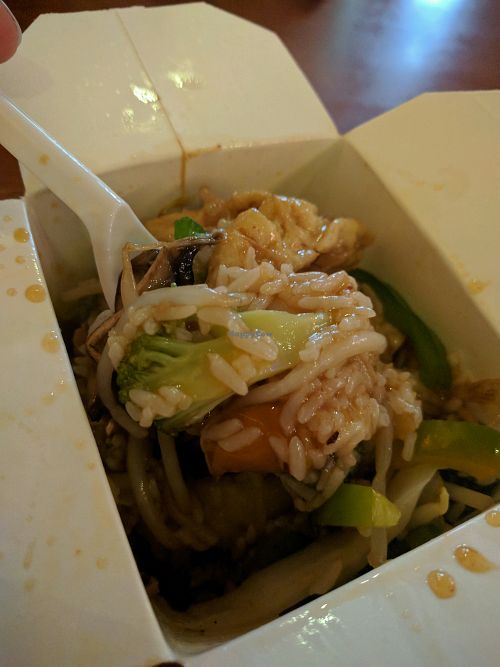 Take away box with rice, tofu, vegetables and sweet sour sauce at Mr. Wok in Heerlen