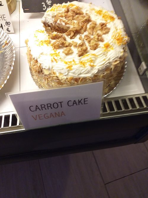 Carrot cake at Dempanadas in Valencia