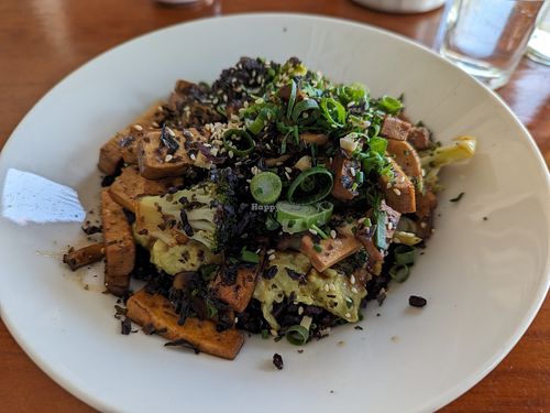 Sauté Tofu bowl at GiG - Green is Good in Ericeira