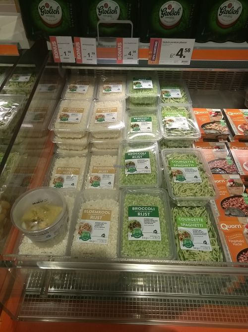 cauliflower "rice", broccoli "rice", zucchini noodles ;) at AH Scharnerweg in Maastricht