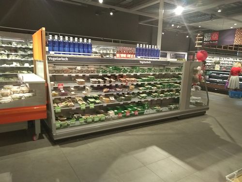 Vegan and vegetarian products at AH Scharnerweg in Maastricht