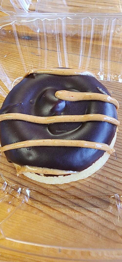 Peanutbutter chocolate donut at Mud Pie Vegan Bakery and Coffee in Mission