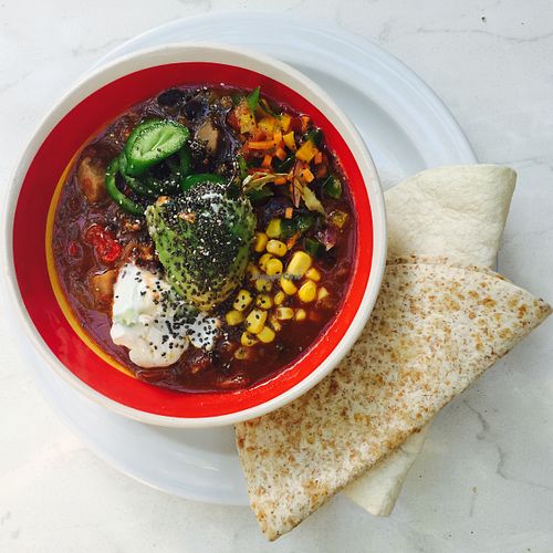 Vegan chili with avocado and tortilla at La Mar de Vins in Mallorca