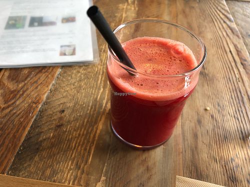 Beets carrot juice at plant-HOLIC in Ginowan