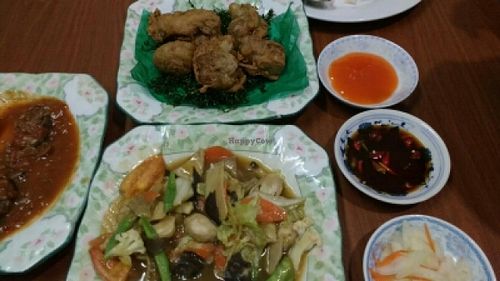 mock chicken and fish at Soe Pyi Swar Vegetarian Centre 斋全素食餐室 in Yangon