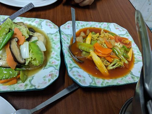 Japanese bean curd with mushroom and sweet and sour chicken at Soe Pyi Swar Vegetarian Centre 斋全素食餐室 in Yangon